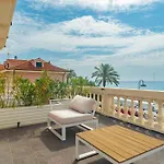 De La Hotel
