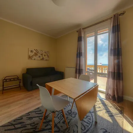 De La Hotel Pietra Ligure