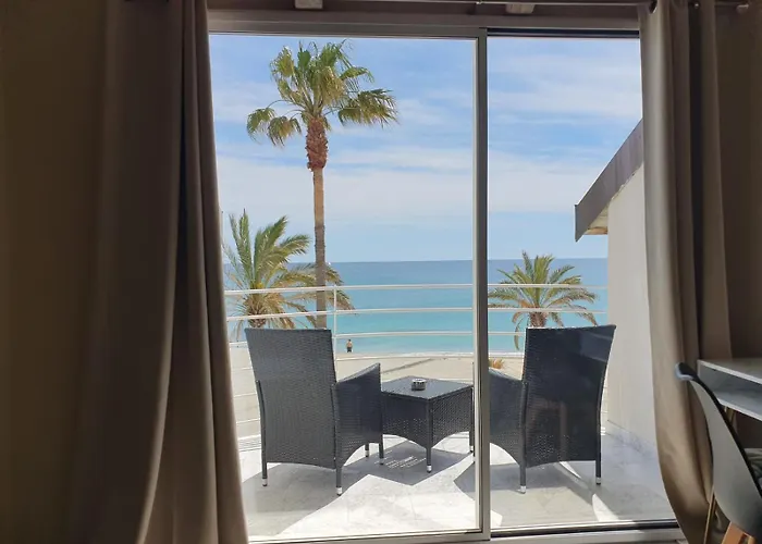 De La Hotel 3*