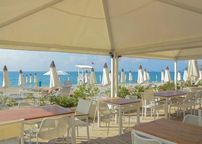 De La فندق بيترا ليغوري