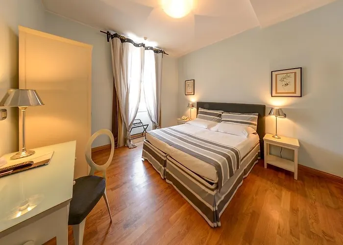 De La فندق بيترا ليغوري