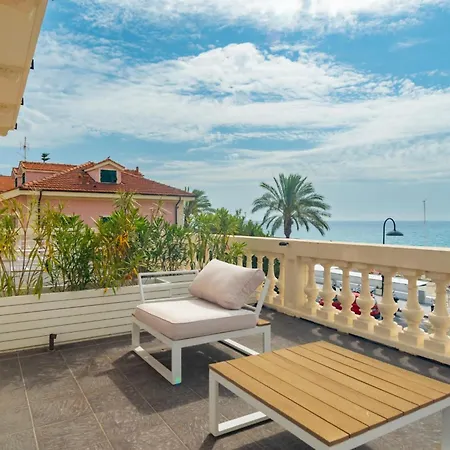 De La Plage Hotel