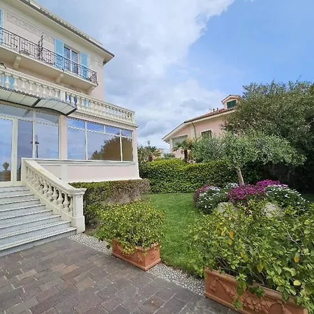 Hotel De La Plage Pietra Ligure