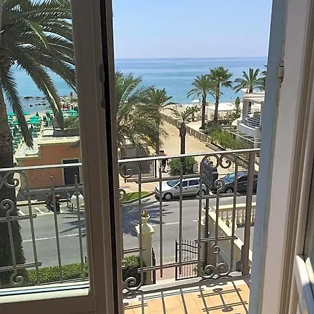 De La Otel