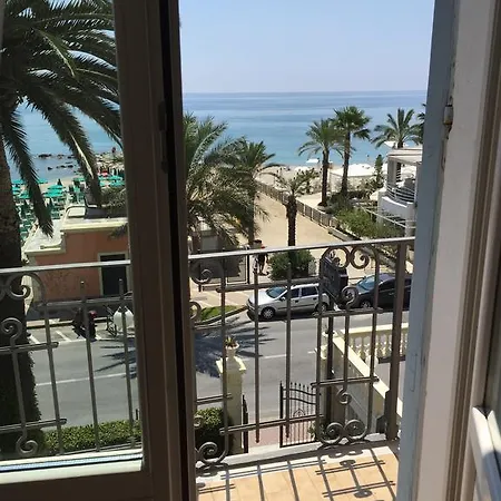 De La Plage Hotel Pietra Ligure