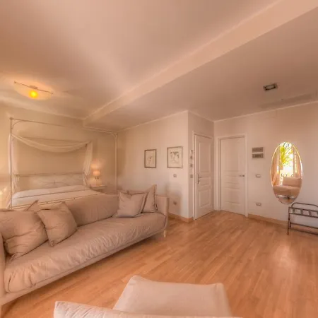 De La 3* Pietra Ligure