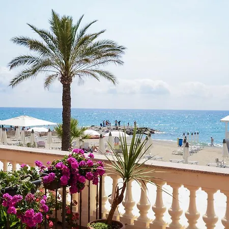 De La Plage 3*