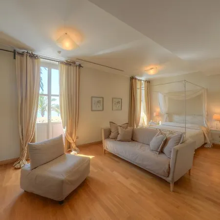 Hotel De La Plage