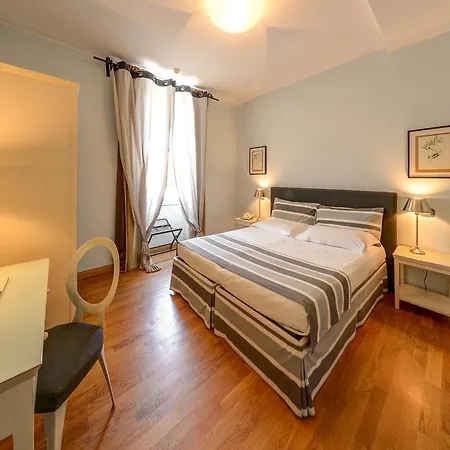 De La מלון פייטרה ליגורה